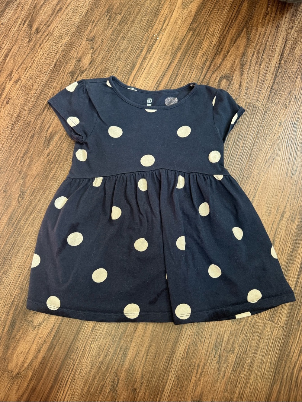 GAP Navy Top with Cream Accent